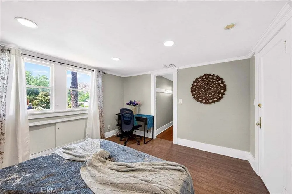790 N El Molino Ave, Pasadena, CA 91104