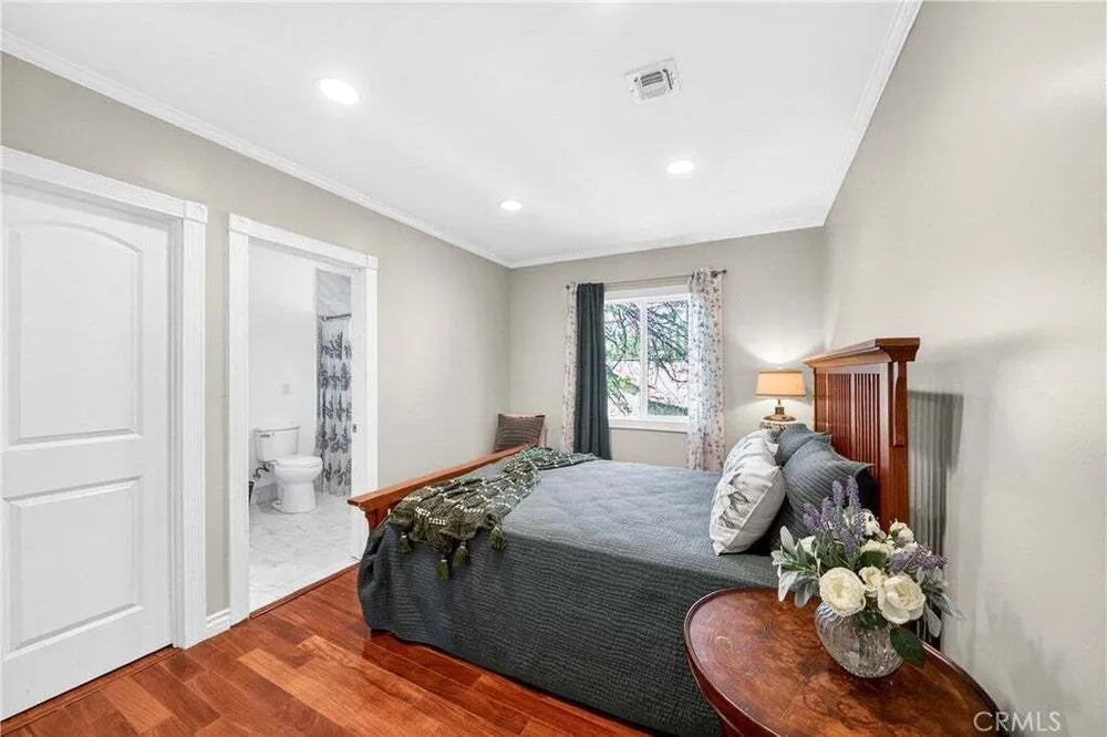 790 N El Molino Ave, Pasadena, CA 91104