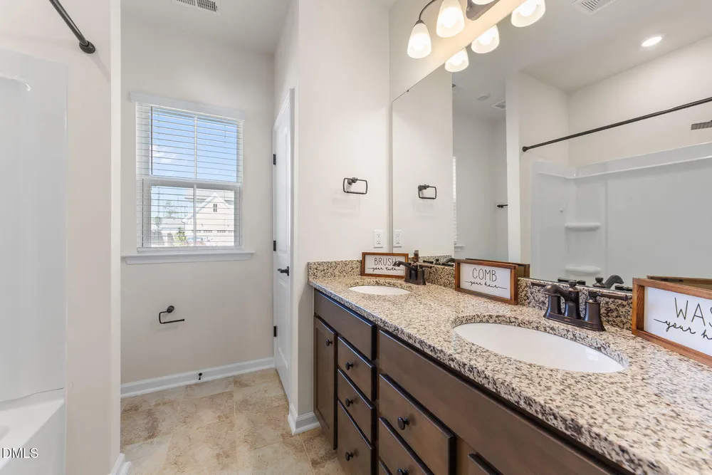 3735 Autumn Creek Dr, Fuquay-Varina, NC 27526