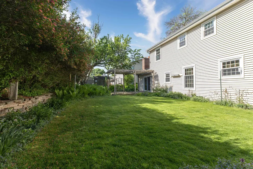 1740 N Eugene St, Appleton, WI 54914