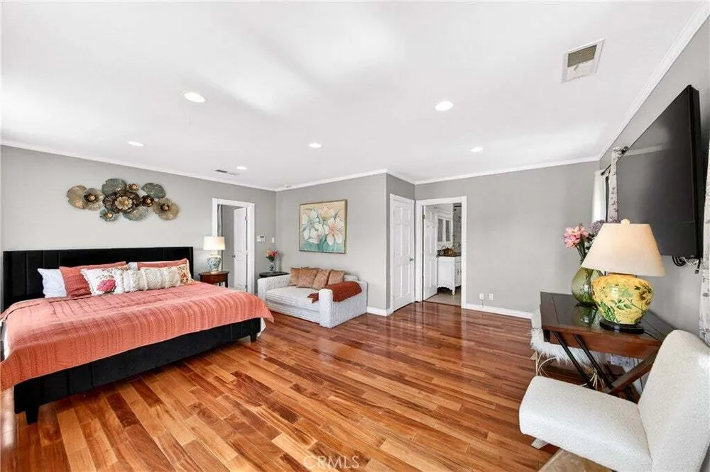 790 N El Molino Ave, Pasadena, CA 91104