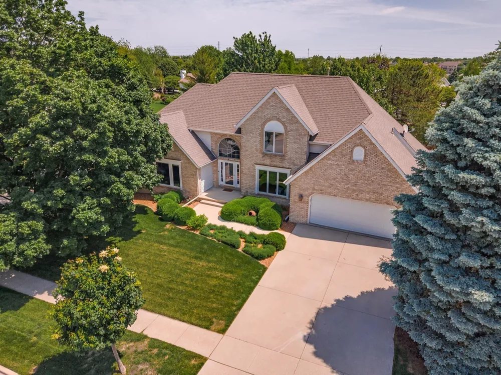 9 RED STONE COURT, Bloomington, IL 61704