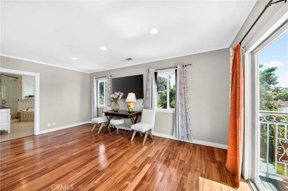 790 N El Molino Ave, Pasadena, CA 91104