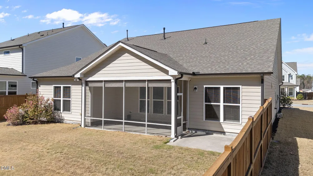 3735 Autumn Creek Dr, Fuquay-Varina, NC 27526