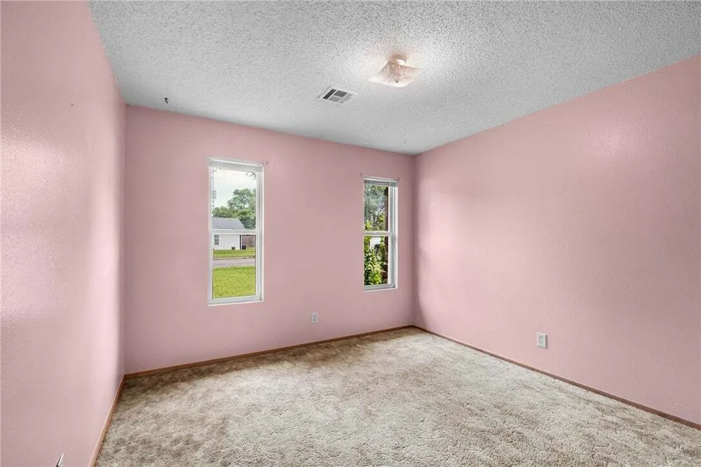 N Century Dr, Rogers, AR 72756