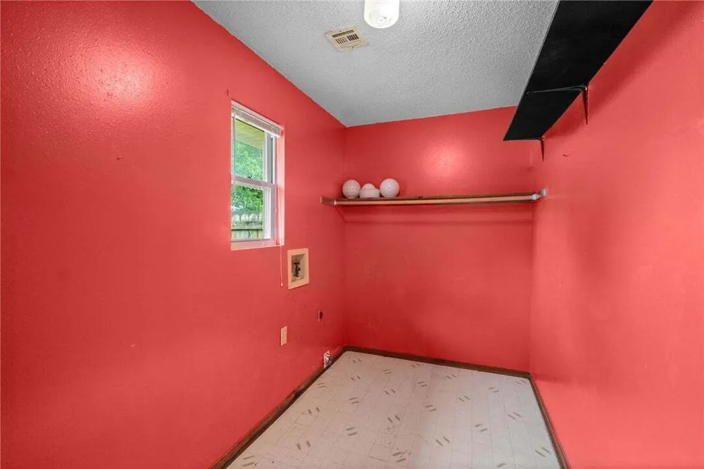 N Century Dr, Rogers, AR 72756