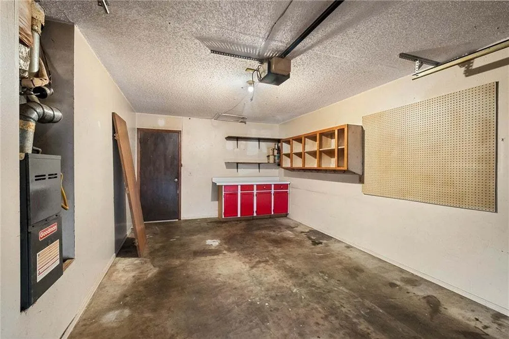 N Century Dr, Rogers, AR 72756