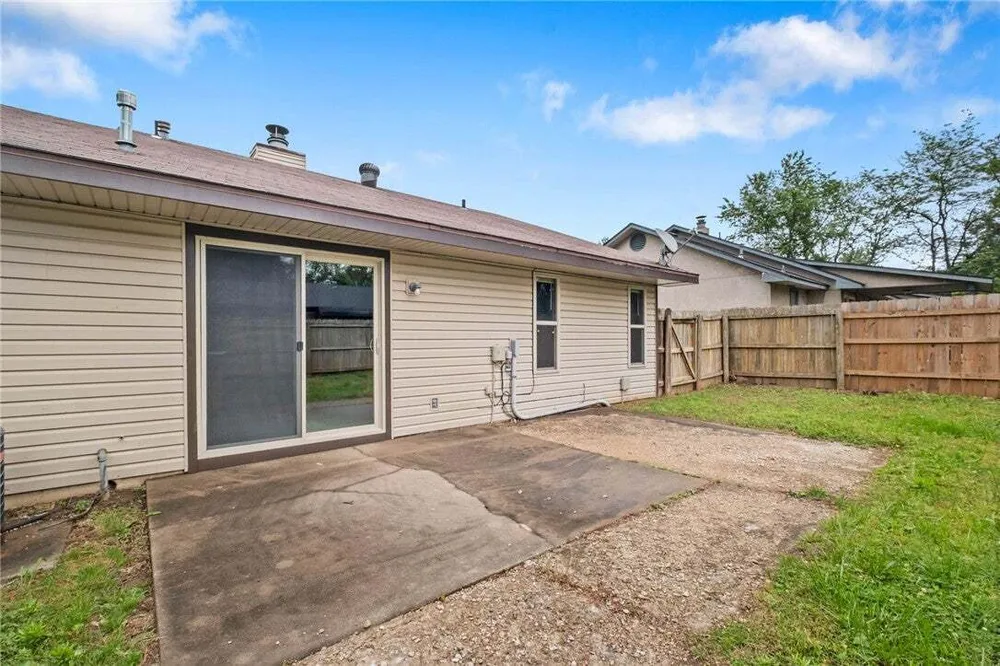 N Century Dr, Rogers, AR 72756