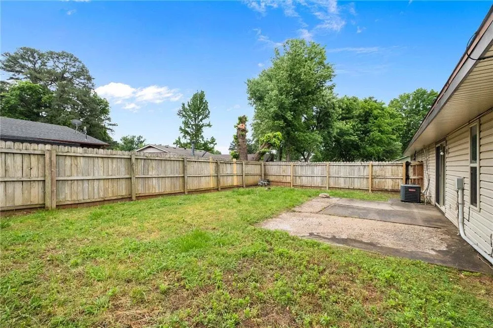 N Century Dr, Rogers, AR 72756
