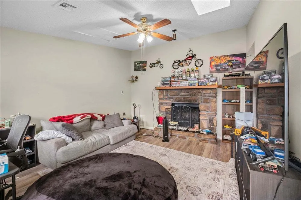 N Century Dr, Rogers, AR 72756
