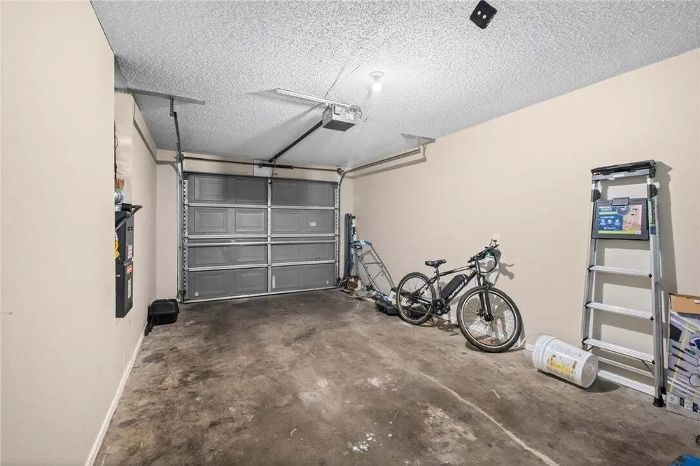 N Century Dr, Rogers, AR 72756