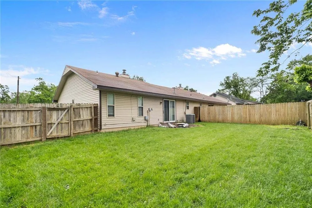 N Century Dr, Rogers, AR 72756