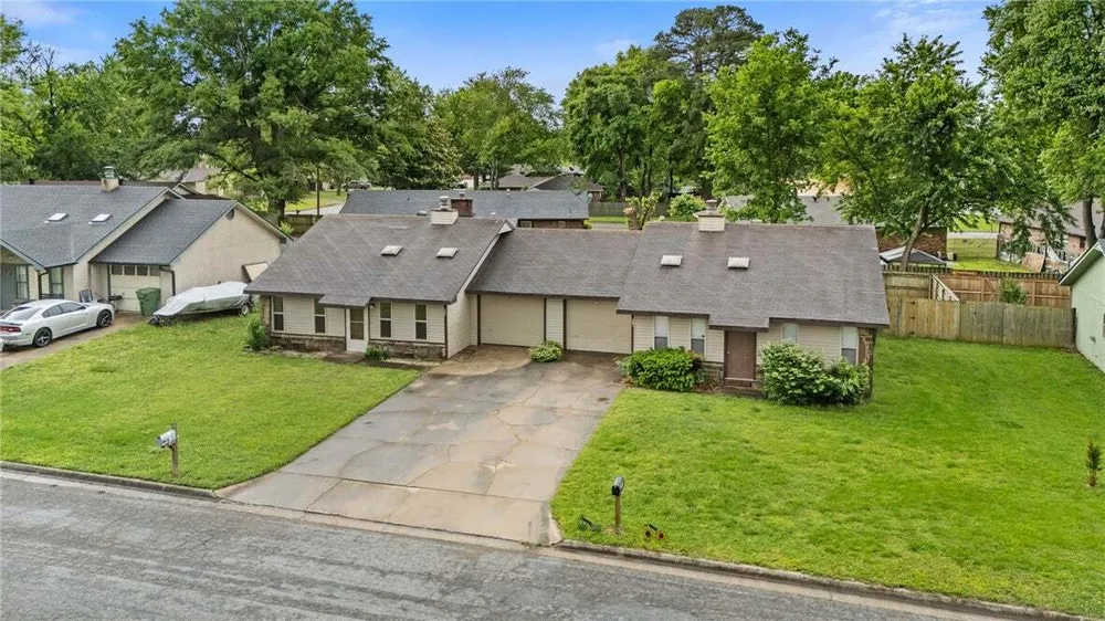 N Century Dr, Rogers, AR 72756