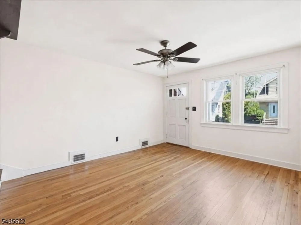 221 Ralph St, Belleville, NJ 07109