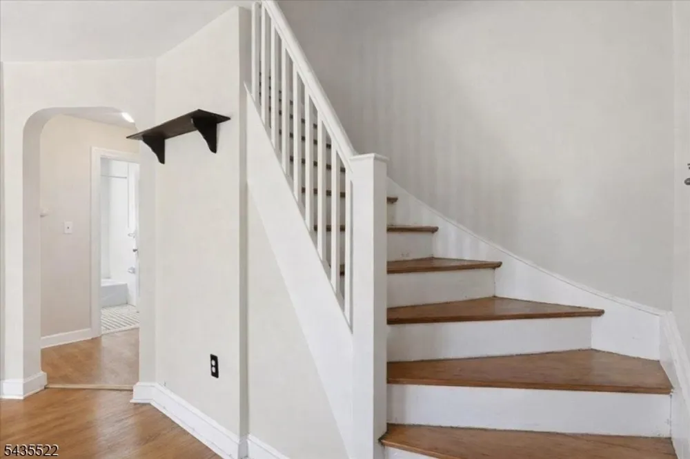 221 Ralph St, Belleville, NJ 07109