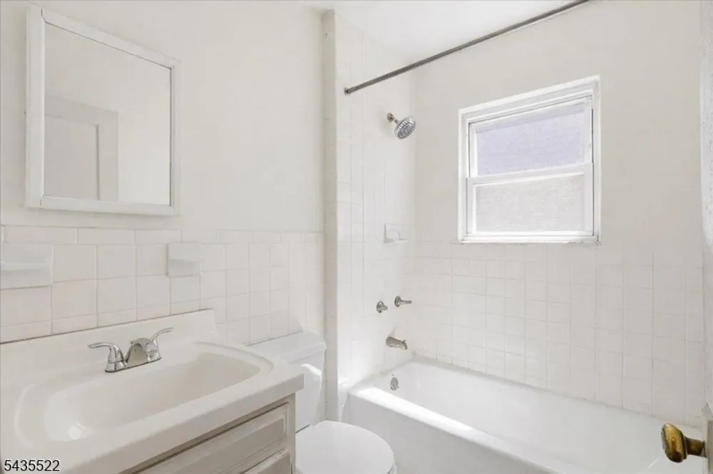 221 Ralph St, Belleville, NJ 07109