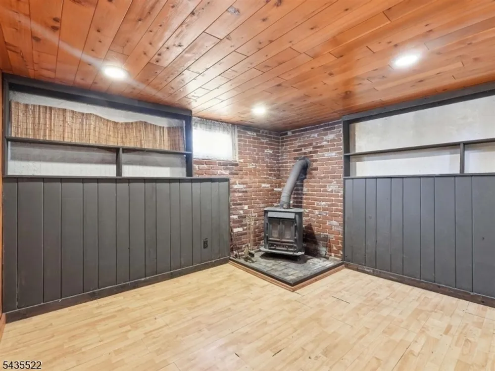 221 Ralph St, Belleville, NJ 07109