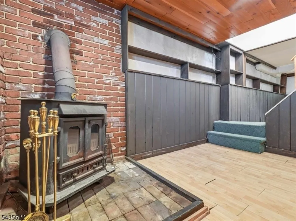 221 Ralph St, Belleville, NJ 07109