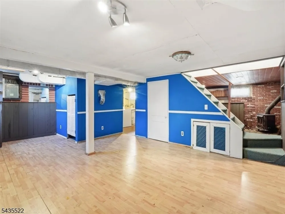221 Ralph St, Belleville, NJ 07109