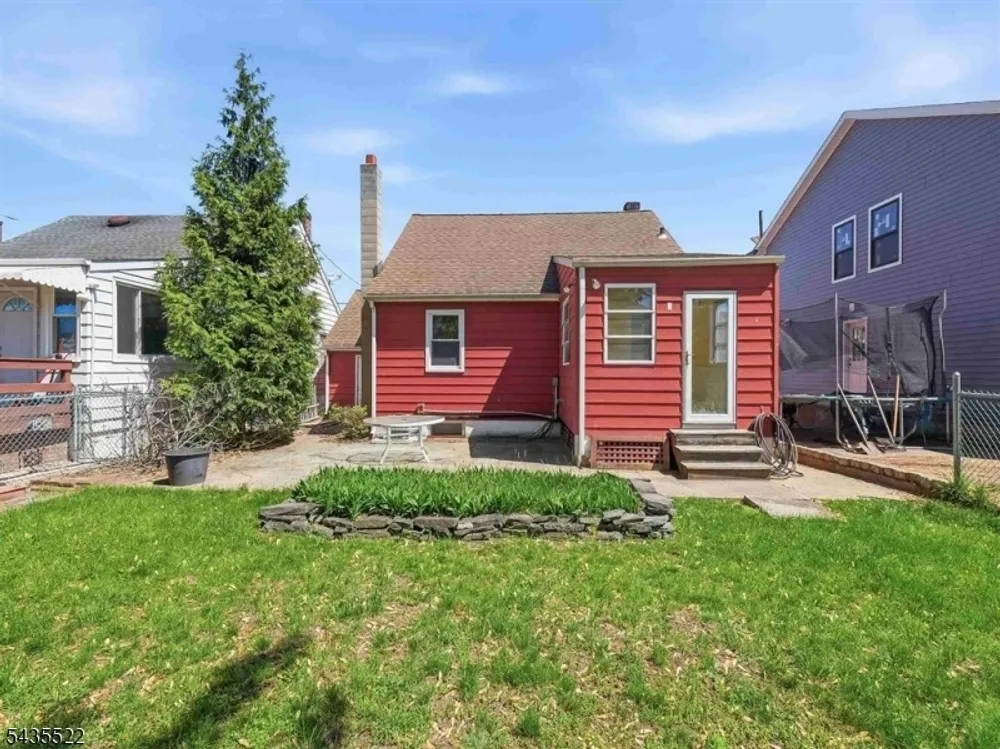 221 Ralph St, Belleville, NJ 07109
