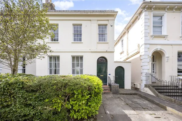 Montpellier Grove, Cheltenham, GL50 photo 1