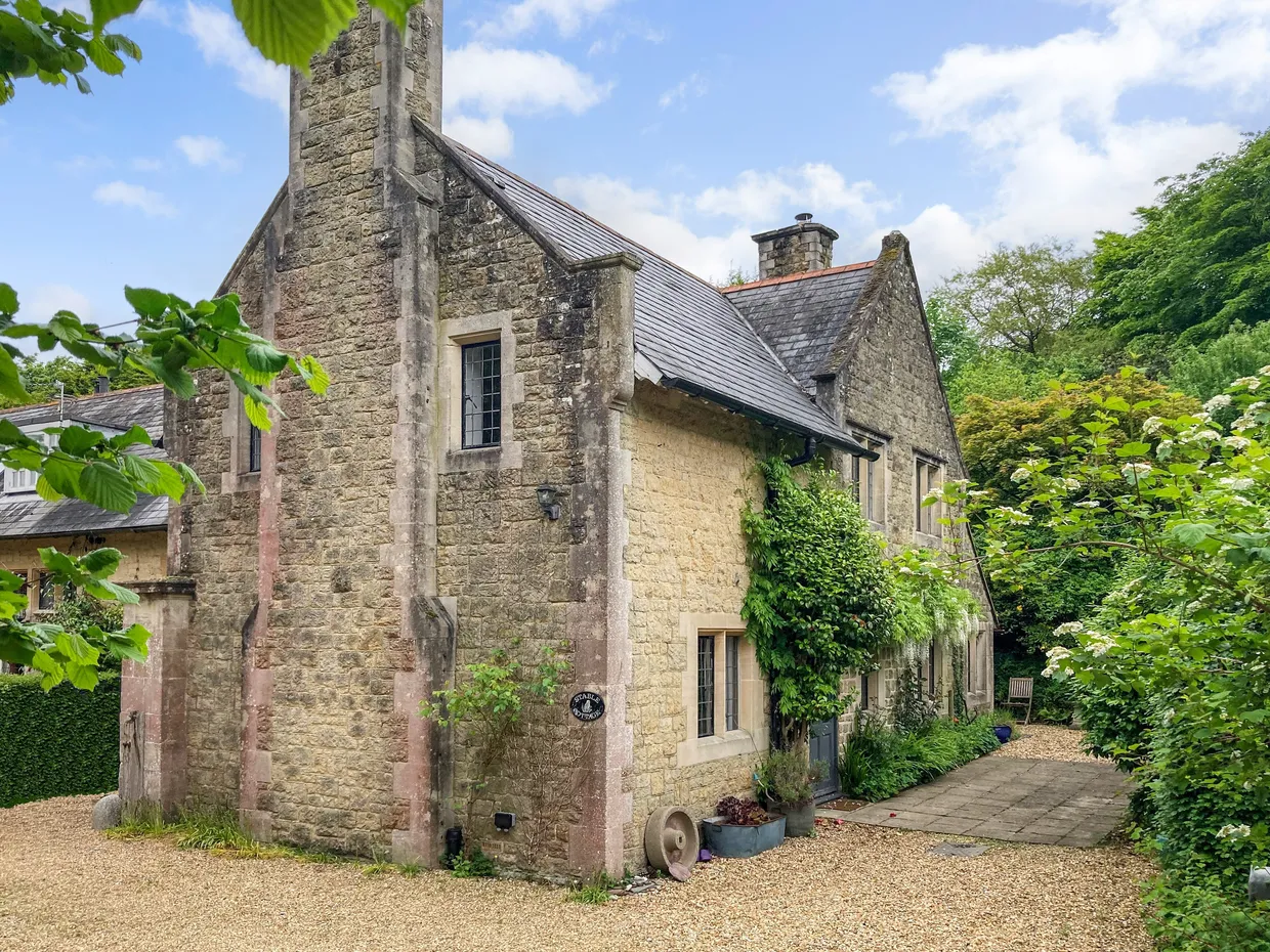 Hollycombe, Liphook, GU30 photo 1