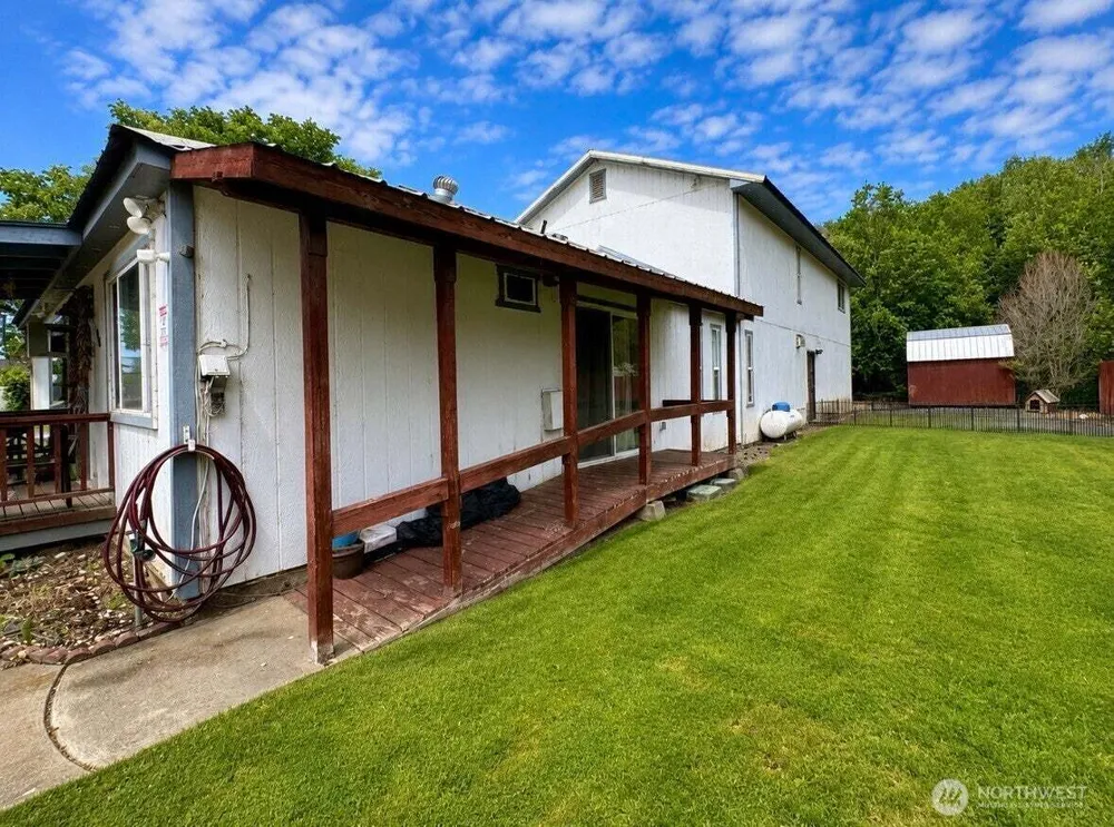 402 Juniper St, Oroville, WA 98844