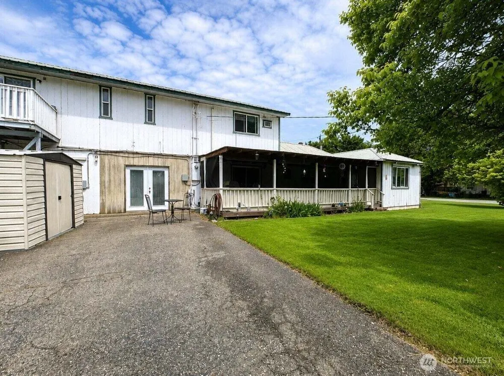 402 Juniper St, Oroville, WA 98844