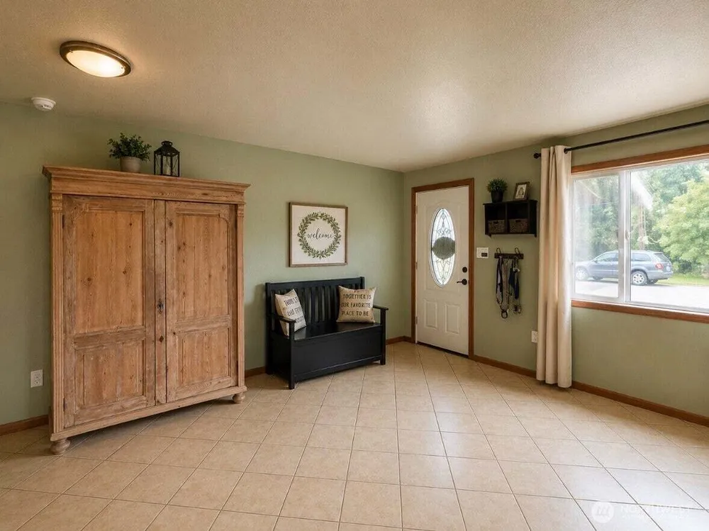 402 Juniper St, Oroville, WA 98844