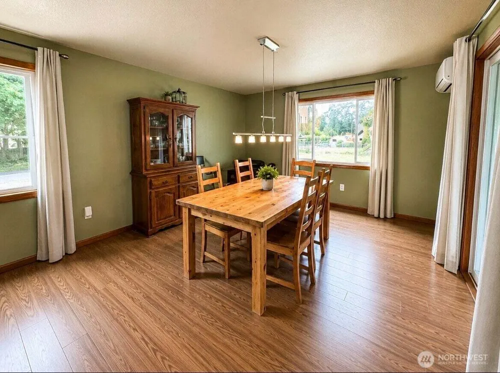402 Juniper St, Oroville, WA 98844