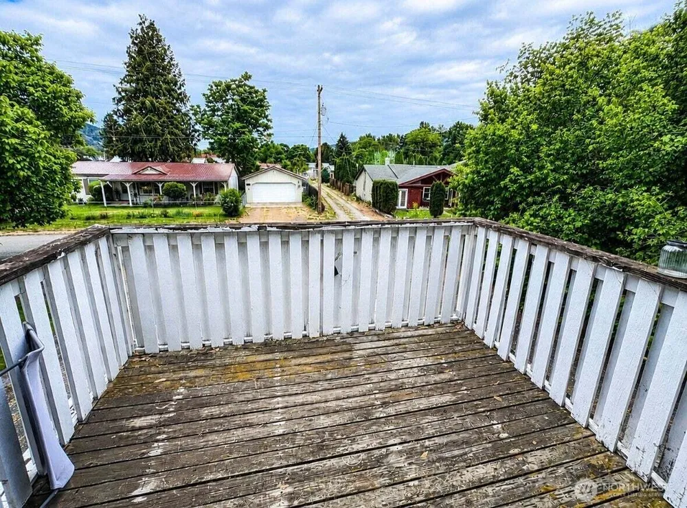 402 Juniper St, Oroville, WA 98844