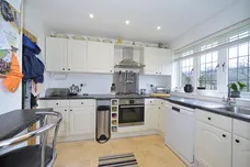 Grayswood Road, HASLEMERE, GU27 photo 4