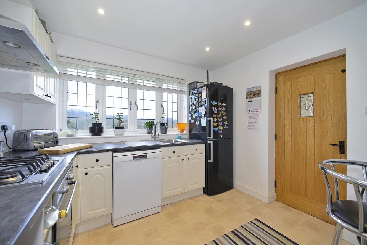 Grayswood Road, HASLEMERE, GU27 photo 7