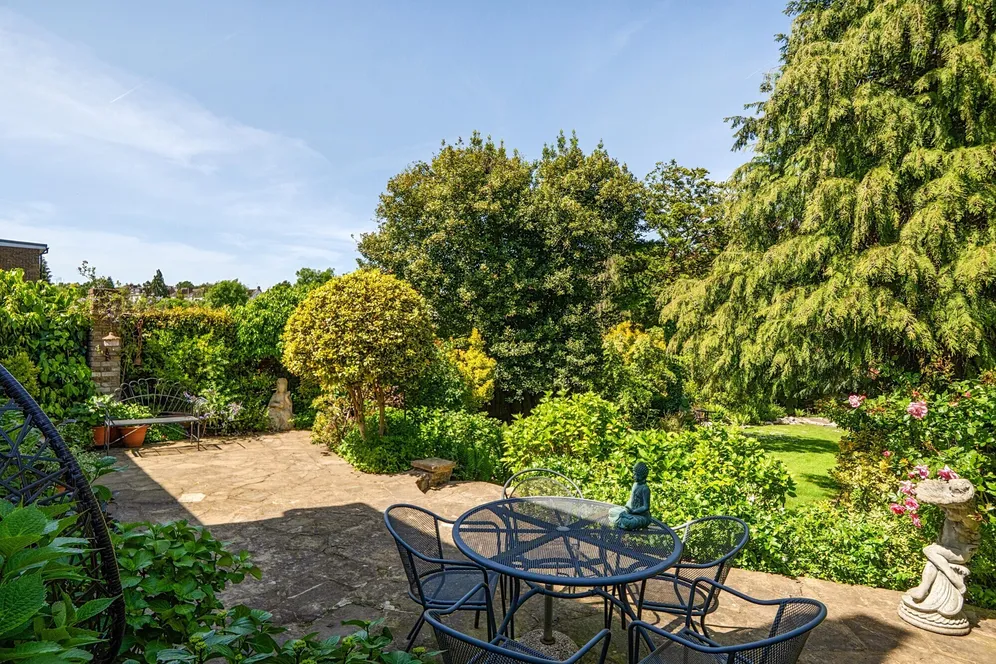 Buckingham Avenue, Whetstone, N20 photo 2