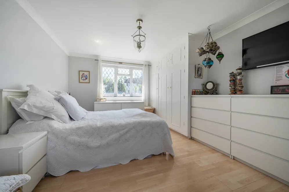 Buckingham Avenue, Whetstone, N20 photo 7