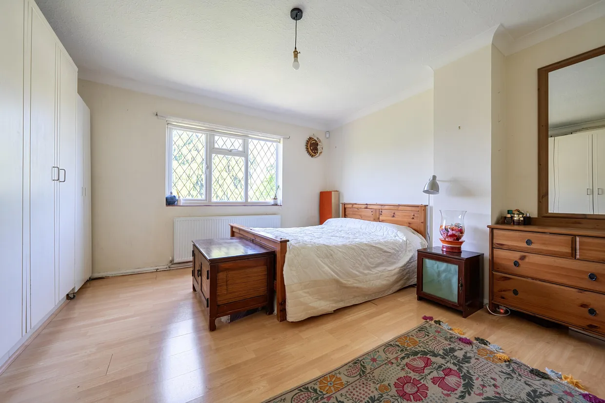 Buckingham Avenue, Whetstone, N20 photo 8