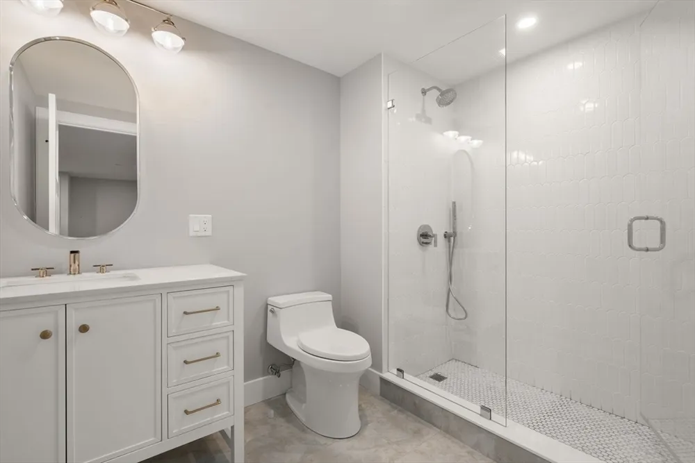 63 Oak St, Wellesley, MA 02482