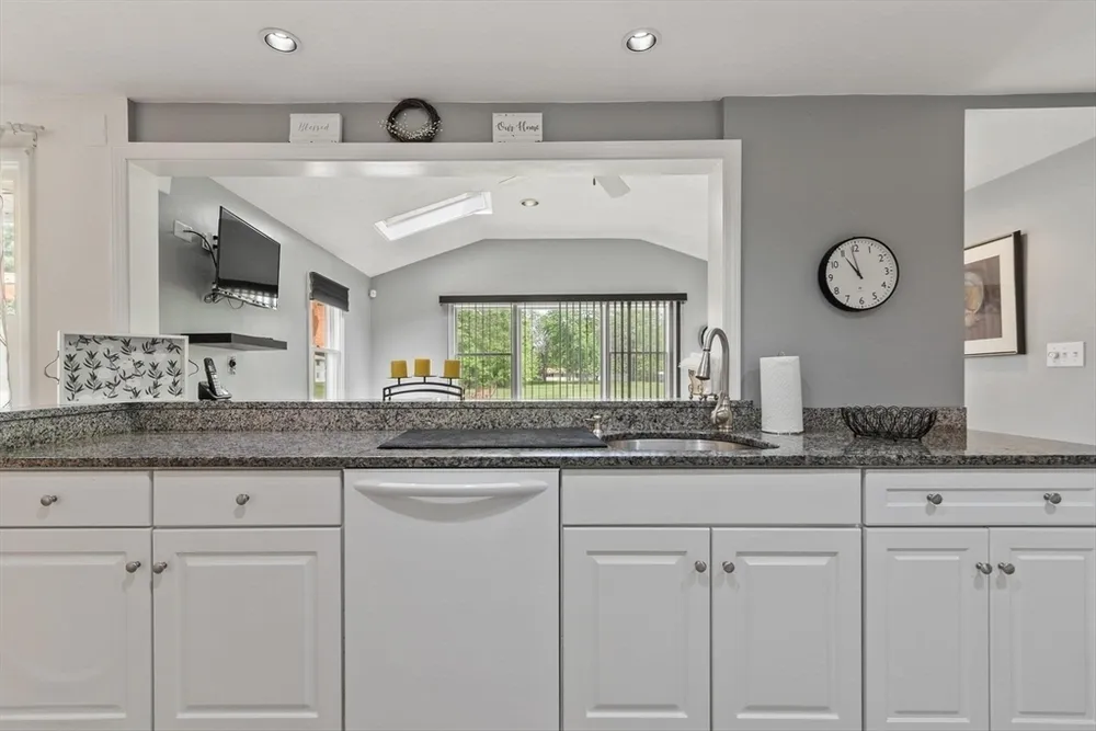9 Ansie Rd, Chelmsford, MA 01824