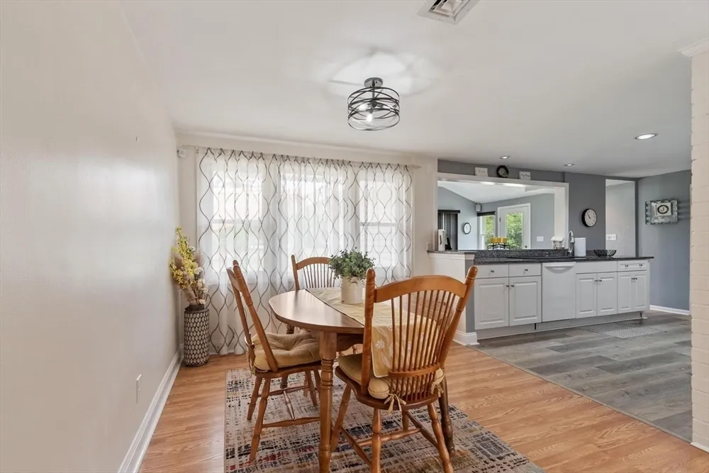 9 Ansie Rd, Chelmsford, MA 01824