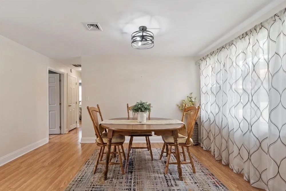 9 Ansie Rd, Chelmsford, MA 01824