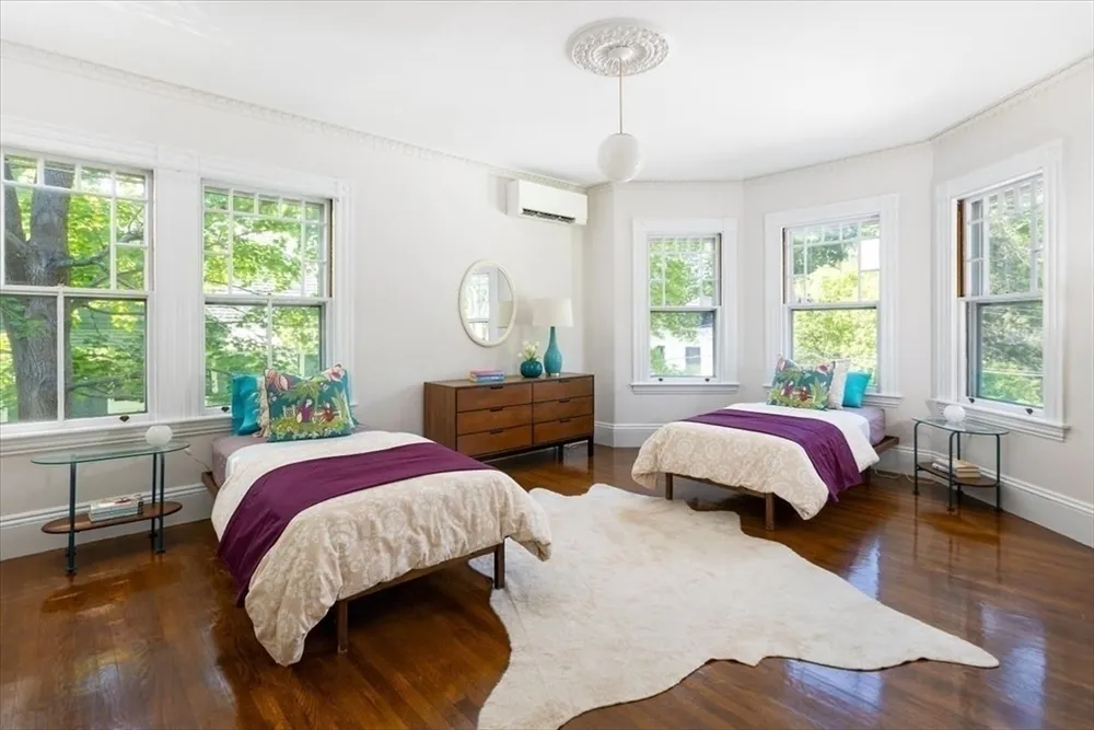 22 Regent St, Newton, MA 02465