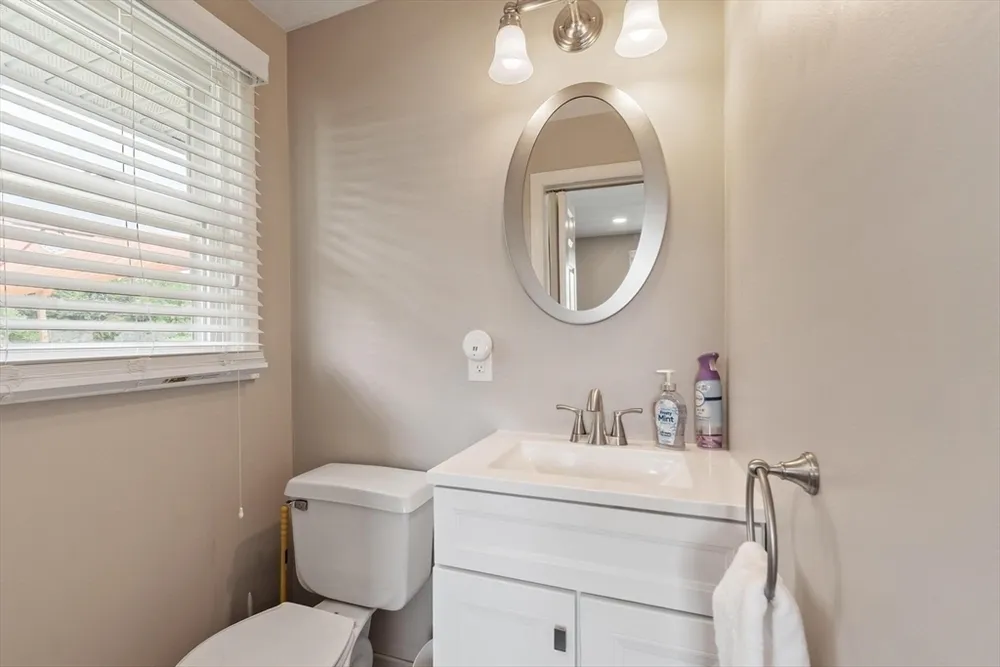 9 Ansie Rd, Chelmsford, MA 01824