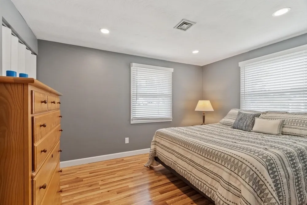 9 Ansie Rd, Chelmsford, MA 01824