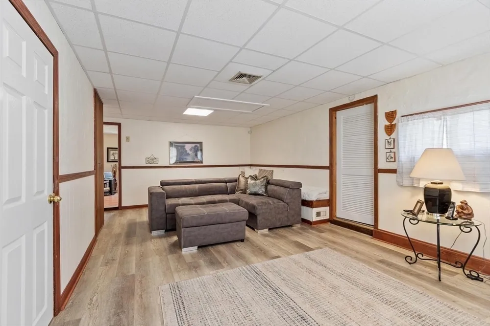 9 Ansie Rd, Chelmsford, MA 01824