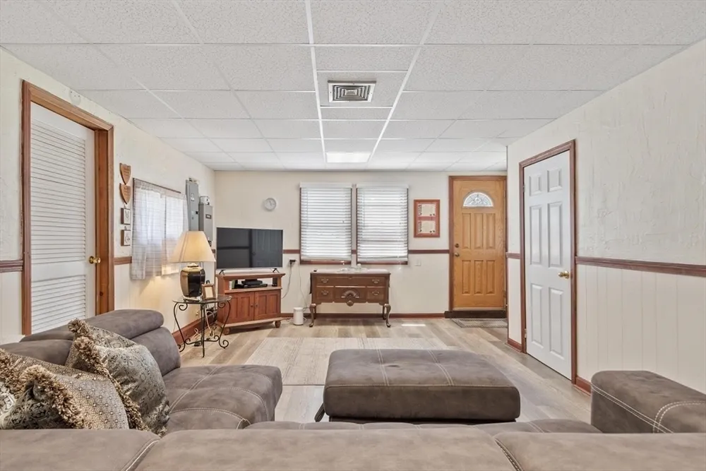 9 Ansie Rd, Chelmsford, MA 01824