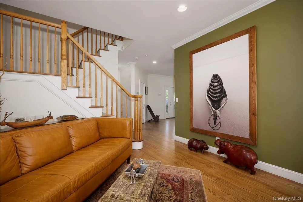 1 Preserve Ct, White Plains, NY 10607