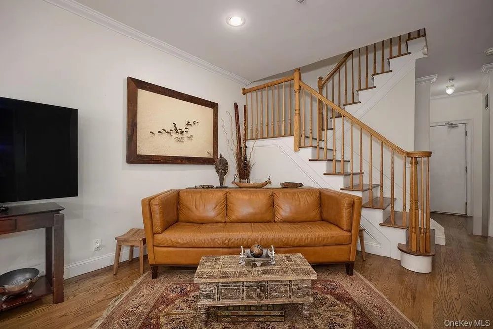 1 Preserve Ct, White Plains, NY 10607