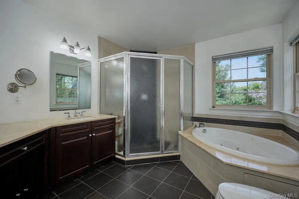 1 Preserve Ct, White Plains, NY 10607