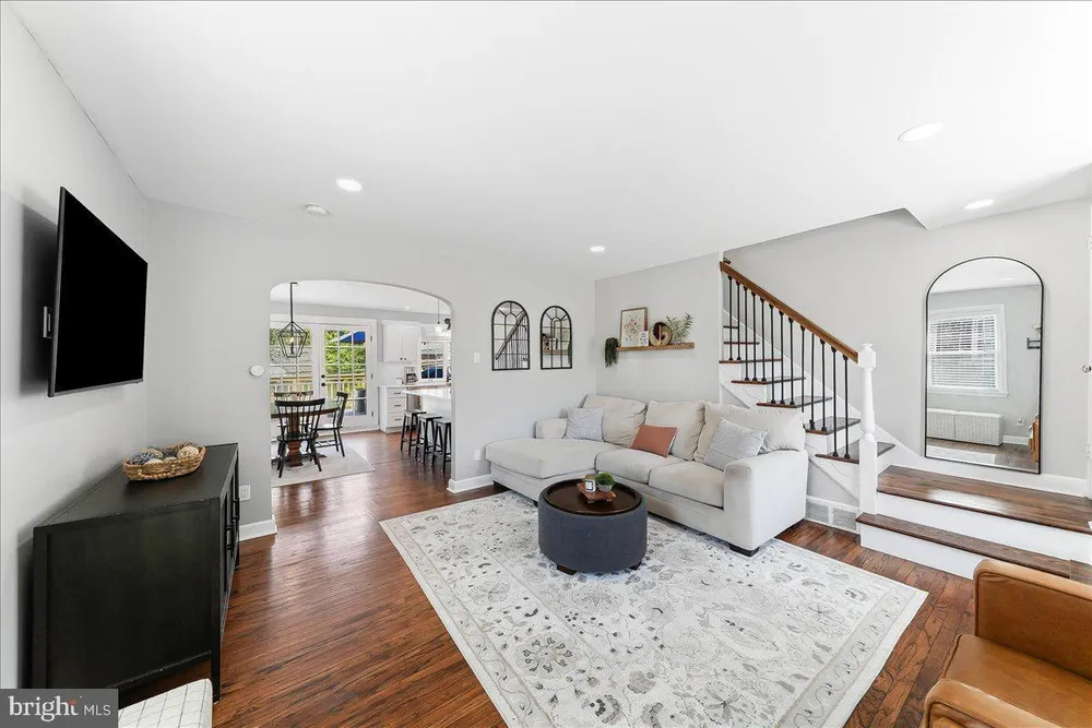 1228 Cobbs St, Drexel Hill, PA 19026