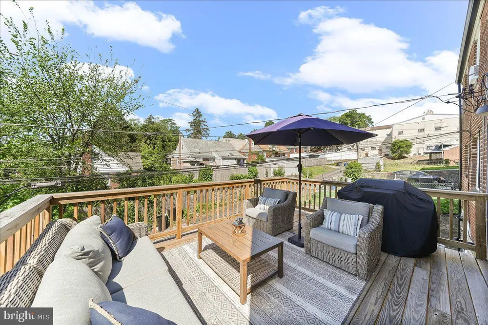 1228 Cobbs St, Drexel Hill, PA 19026
